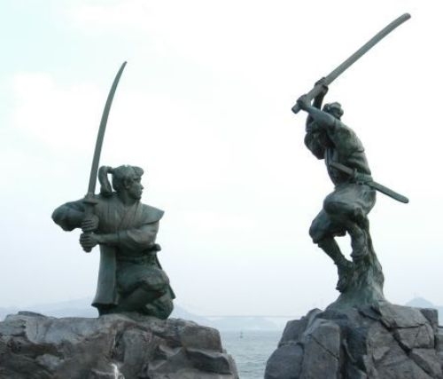 Musashi Sasaki Kojiro Bí kíp bất bại của huyền thoại Samurai Nhật Bản