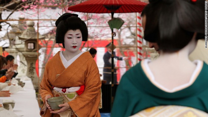 geisha dulichnhatban Geisha thời du lịch tại Nhật Bản