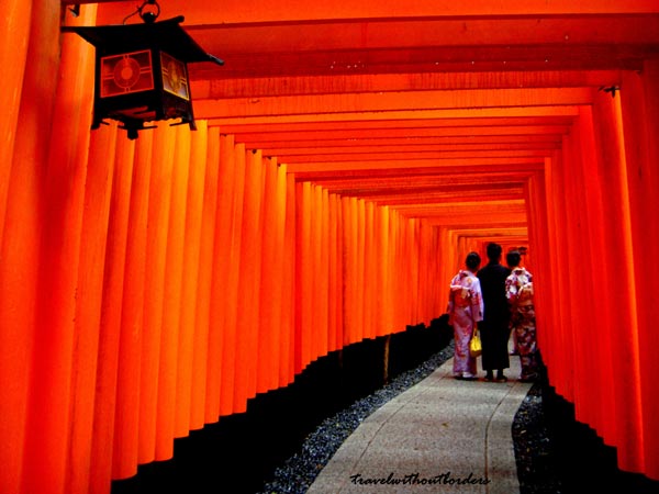 Fushimi Inari – ngôi đền nghìn cánh cổng thiêng