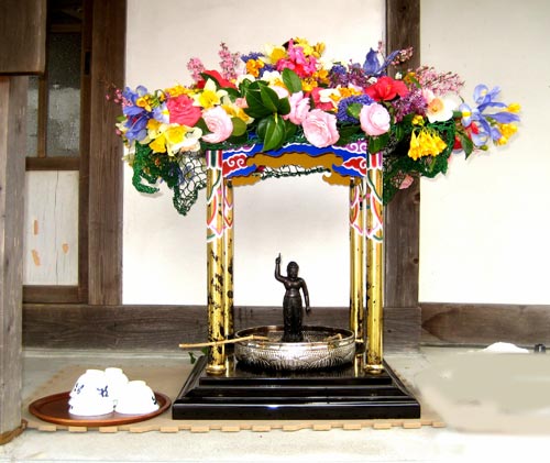van hoa nhat Lễ Phật đản ở Nhật.