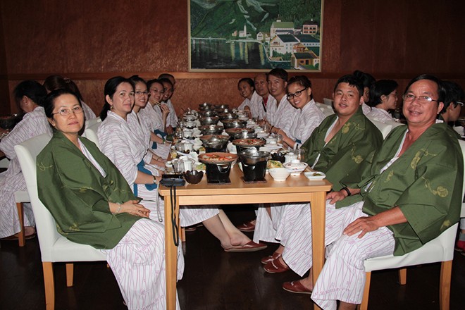 Den Nhat tam suoi nuoc nong va ngu phong Tatami Tắm suối nước nóng và ngủ phòng Tatami ở Nhật