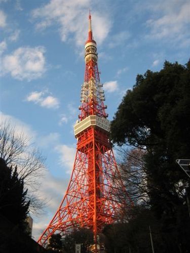 thaptokyo duhochoasen3 Tháp Tokyo  biểu tượng của thành phố Tokyo Nhật Bản .