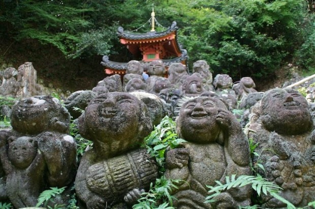 tuong da chua Otagi Nenbutsu Ji 10 Tượng đá hài hước ở ngôi chùa Otagi Nenbutsu Ji 